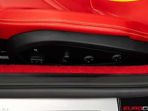 Used 2020 Ferrari 812 Superfast RWD image 51