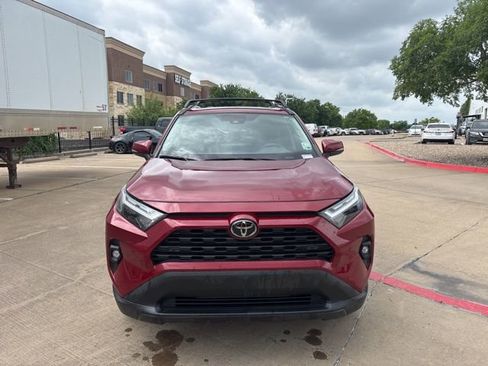 Used 2023 Toyota RAV4 XLE Premium image 2