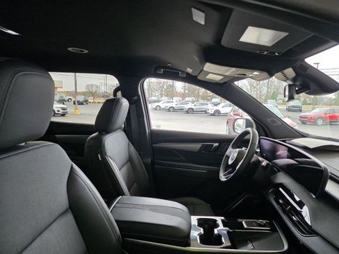 Used 2025 Buick Enclave Preferred image 20