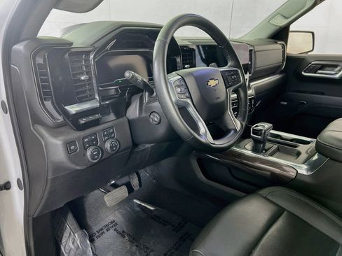 Used 2024 Chevrolet Silverado 1500 LTZ AWD/4WD image 9