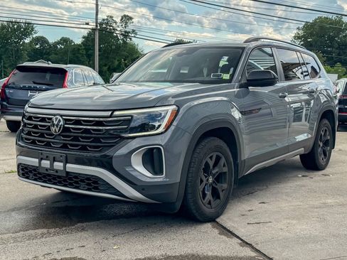 Used 2024 Volkswagen Atlas Peak Edition SEL AWD/4WD image 7