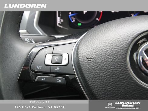 Used 2020 Volkswagen Tiguan SEL w/ 3rd Row Seat Package image 17