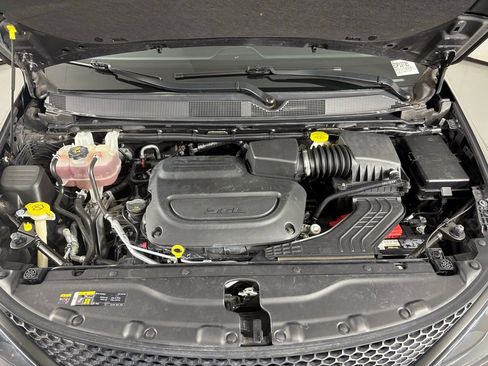 Used 2022 Chrysler Voyager LX FWD image 49