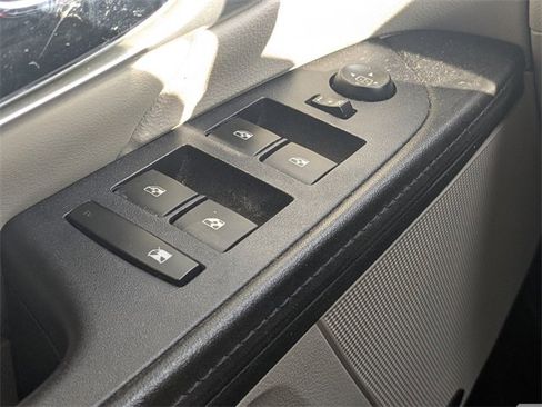 Used 2016 GMC Terrain SLT image 20