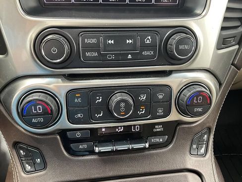 Used 2017 Chevrolet Suburban Premier AWD/4WD image 23