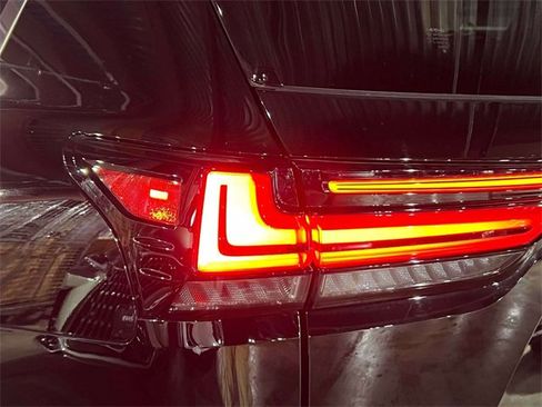 Used 2024 Lexus LX 600 F Sport image 14