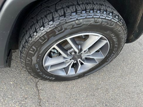 Used 2021 Jeep Grand Cherokee Limited w/ Trailer Tow Group IV image 10