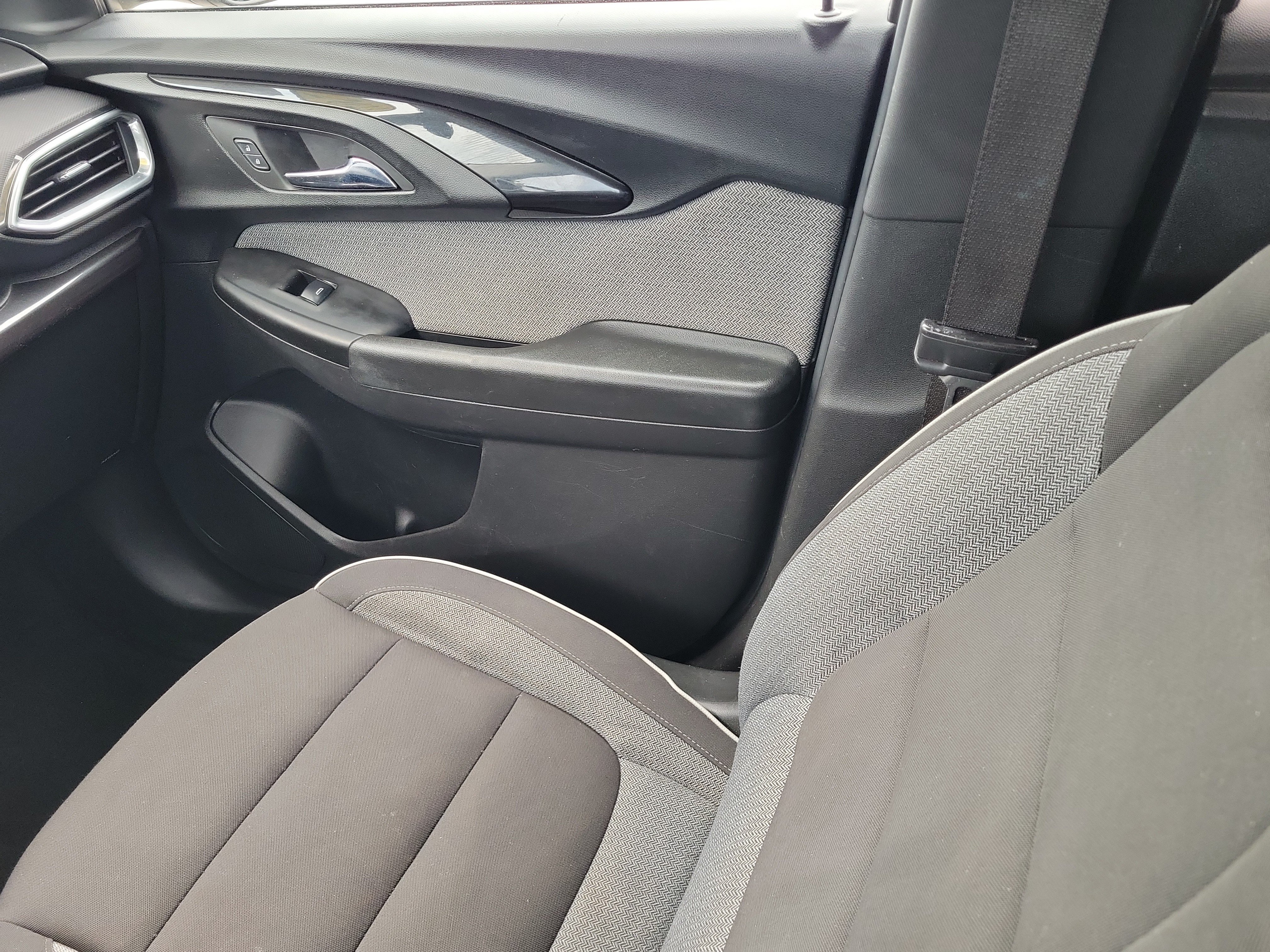 Used 2023 Chevrolet TrailBlazer LT FWD image 17