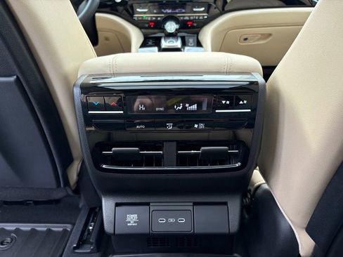 New 2026 Acura MDX SH-AWD image 18