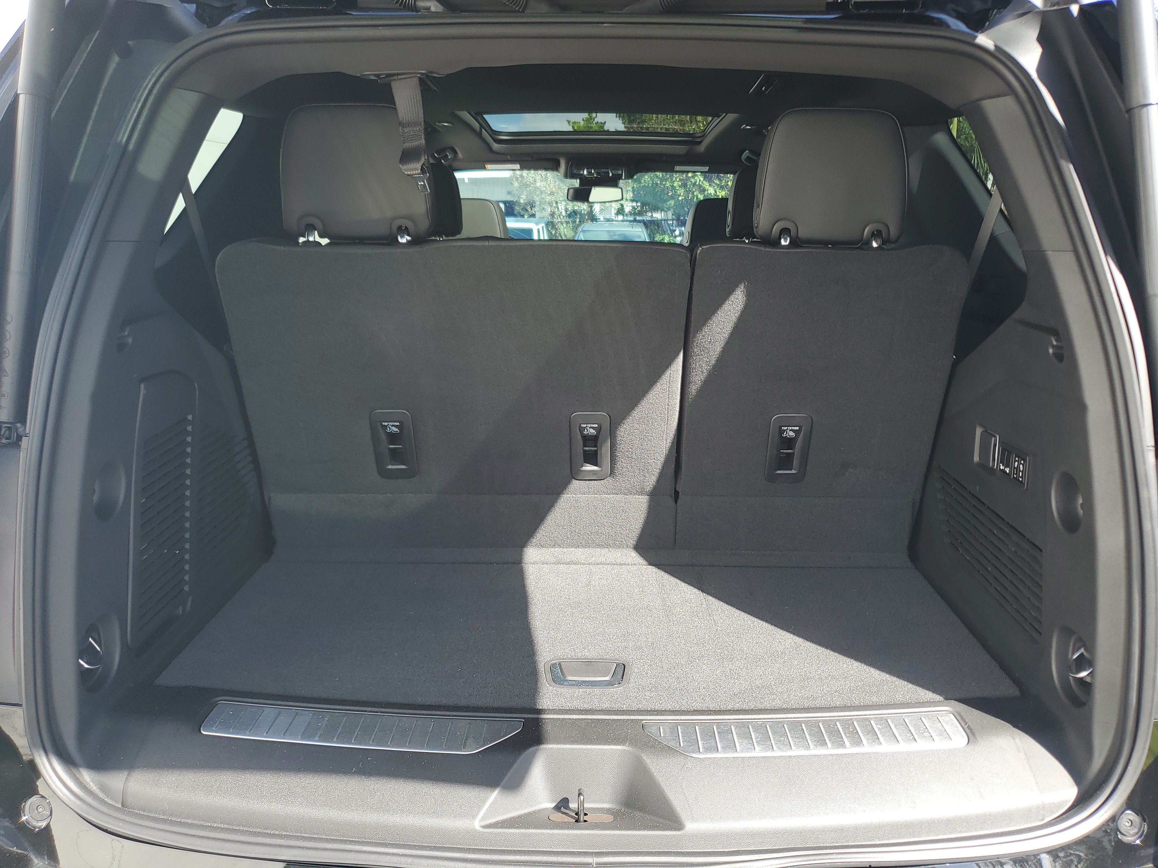 Used 2026 GMC Yukon Denali w/ Sun & Power Step Package RWD image 9