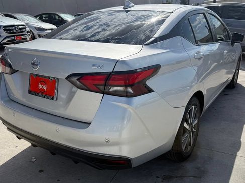 Used 2021 Nissan Versa SV FWD image 9