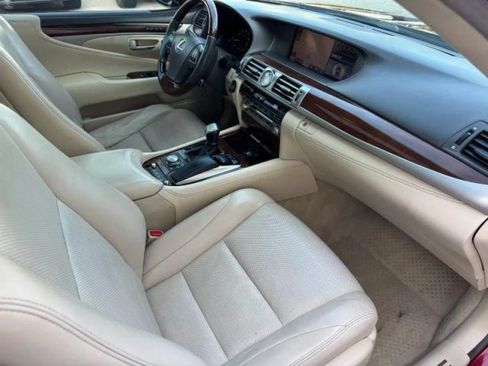 Used 2013 Lexus LS 460 L w/ Ultra Luxury Pkg AWD/4WD image 28