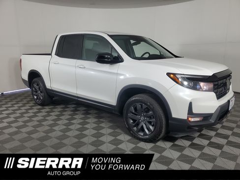 Used 2024 Honda Ridgeline Sport image 1