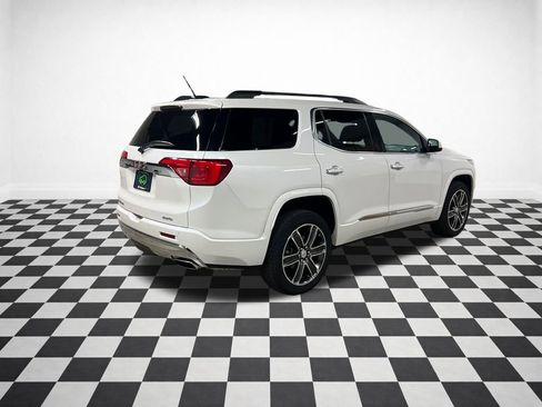 Certified 2019 GMC Acadia Denali w/ Technology Package AWD/4WD image 9