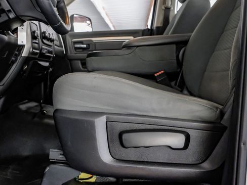 Used 2017 RAM 2500 SLT image 29