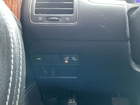 Used 2017 Nissan Armada Platinum w/ Captain Seat Package AWD/4WD image 20