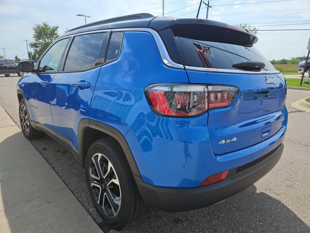 Used 2023 Jeep Compass Limited AWD/4WD image 9