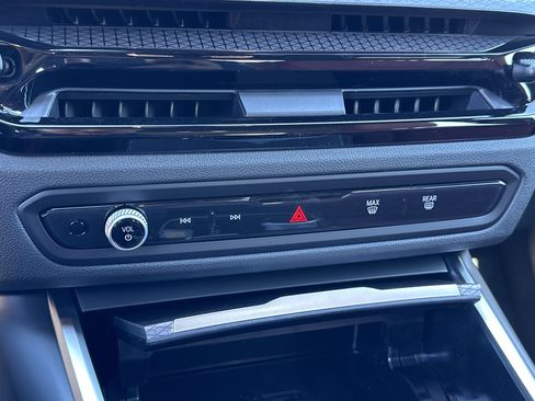 New 2026 BMW 330i Sedan w/ Premium Package image 10