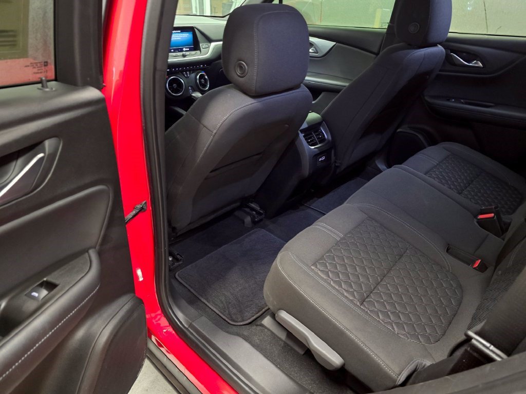 Used 2020 Chevrolet Blazer LT FWD image 29