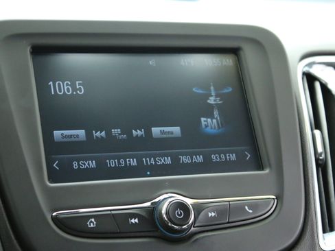 Used 2017 Chevrolet Malibu LT image 22