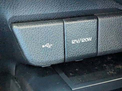 Used 2020 Toyota Camry LE image 21