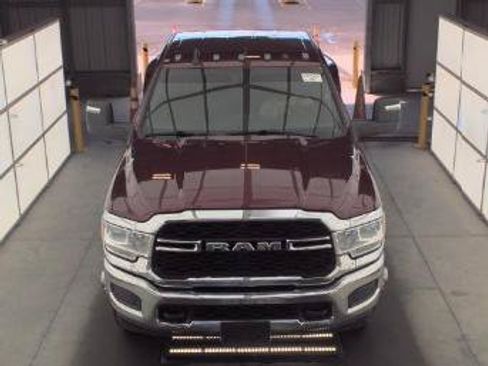 Used 2024 RAM 3500 Tradesman w/ Chrome Appearance Group AWD/4WD image 7