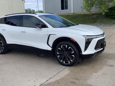 Used 2024 Chevrolet Blazer EV RS AWD/4WD image 2
