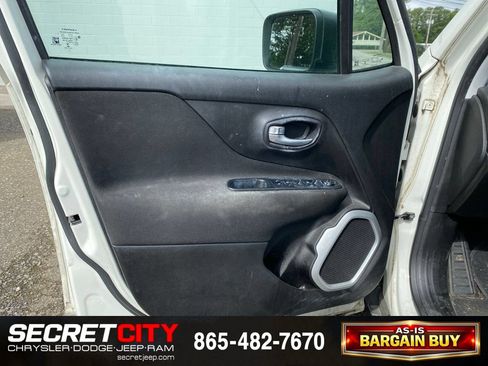 Used 2019 Jeep Renegade Sport w/ Sport Appearance Group AWD/4WD image 11