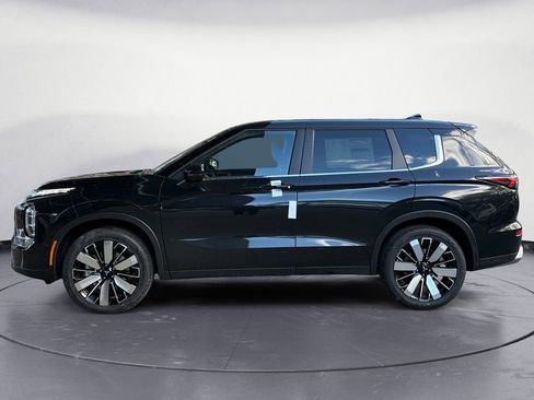 New 2026 Mitsubishi Outlander SE image 2