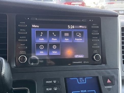 Used 2020 Toyota Sienna LE image 42