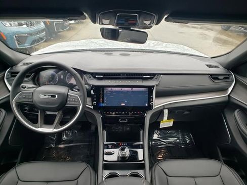 New 2026 Jeep Grand Cherokee Limited AWD/4WD image 6
