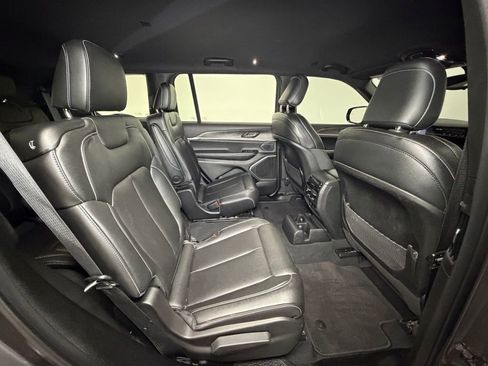 Used 2024 Jeep Grand Cherokee L Limited w/ Black Appearance Package image 10