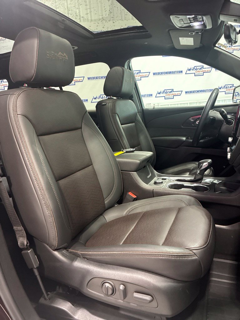 Used 2023 Chevrolet Traverse High Country w/ LPO, Floor Liner Package AWD/4WD image 46
