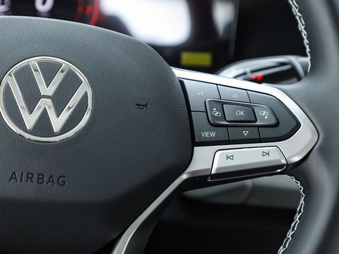 New 2026 Volkswagen Tiguan SE image 59