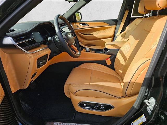 Used 2022 Jeep Grand Cherokee Summit AWD/4WD image 21