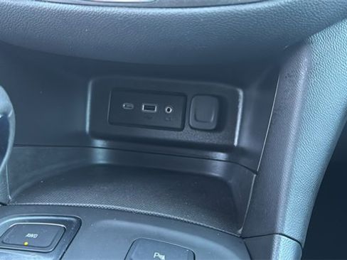 Used 2024 Chevrolet Equinox LT image 20