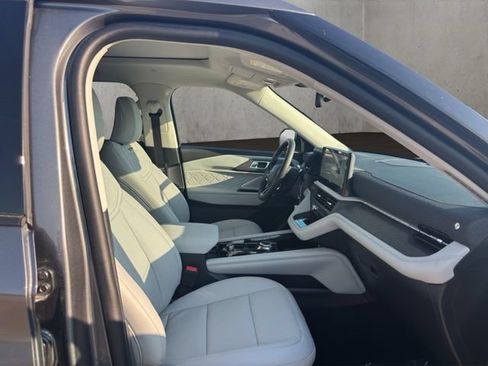 New 2026 Ford Explorer Platinum w/ LUX Leather Package AWD/4WD image 15