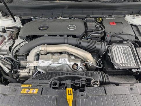 Used 2025 Mercedes-Benz GLB 250 4MATIC image 16