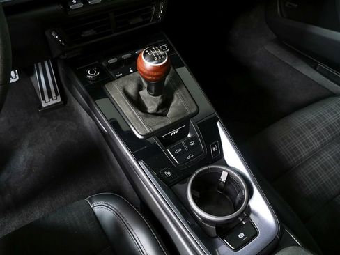 Certified 2025 Porsche 911 Carrera RWD image 19