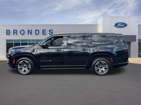 Used 2024 Jeep Wagoneer L Series II w/ Flexible Seating Group AWD/4WD image 1