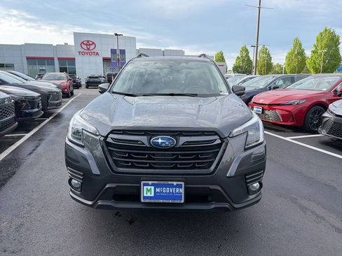 Used 2023 Subaru Forester Limited AWD/4WD image 2