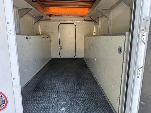 Used 2016 Ford E-350 and Econoline 350 Super Duty w/ Power Windows & Locks Group image 11