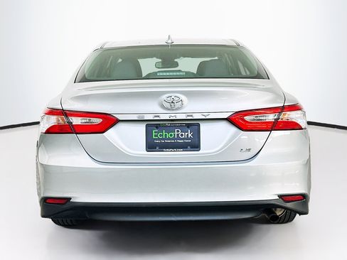 Used 2020 Toyota Camry LE w/ Convenience Package FWD image 7