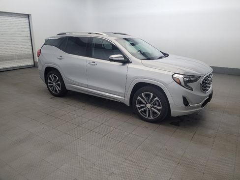 Used 2020 GMC Terrain Denali w/ Denali Premium Package AWD/4WD image 11