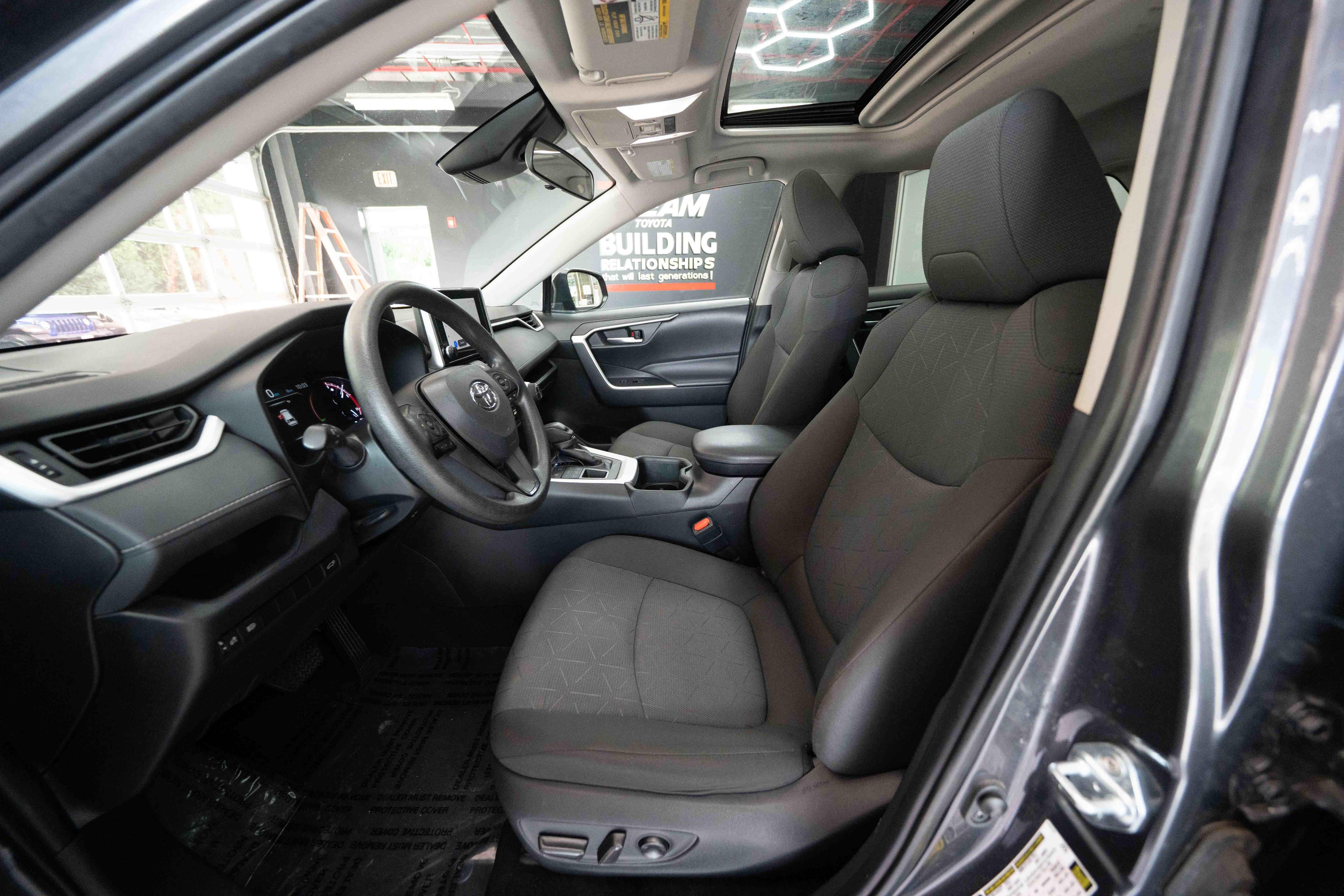 Used 2024 Toyota RAV4 XLE w/ Convenience Package AWD/4WD image 9