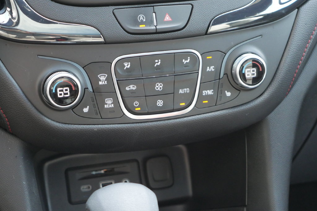 Used 2024 Chevrolet Equinox RS w/ RS Leather Package AWD/4WD image 22