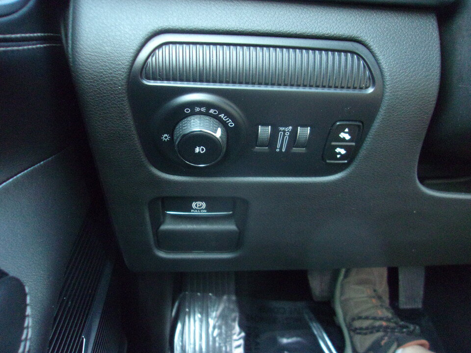 Used 2024 Jeep Grand Wagoneer L 4WD image 24