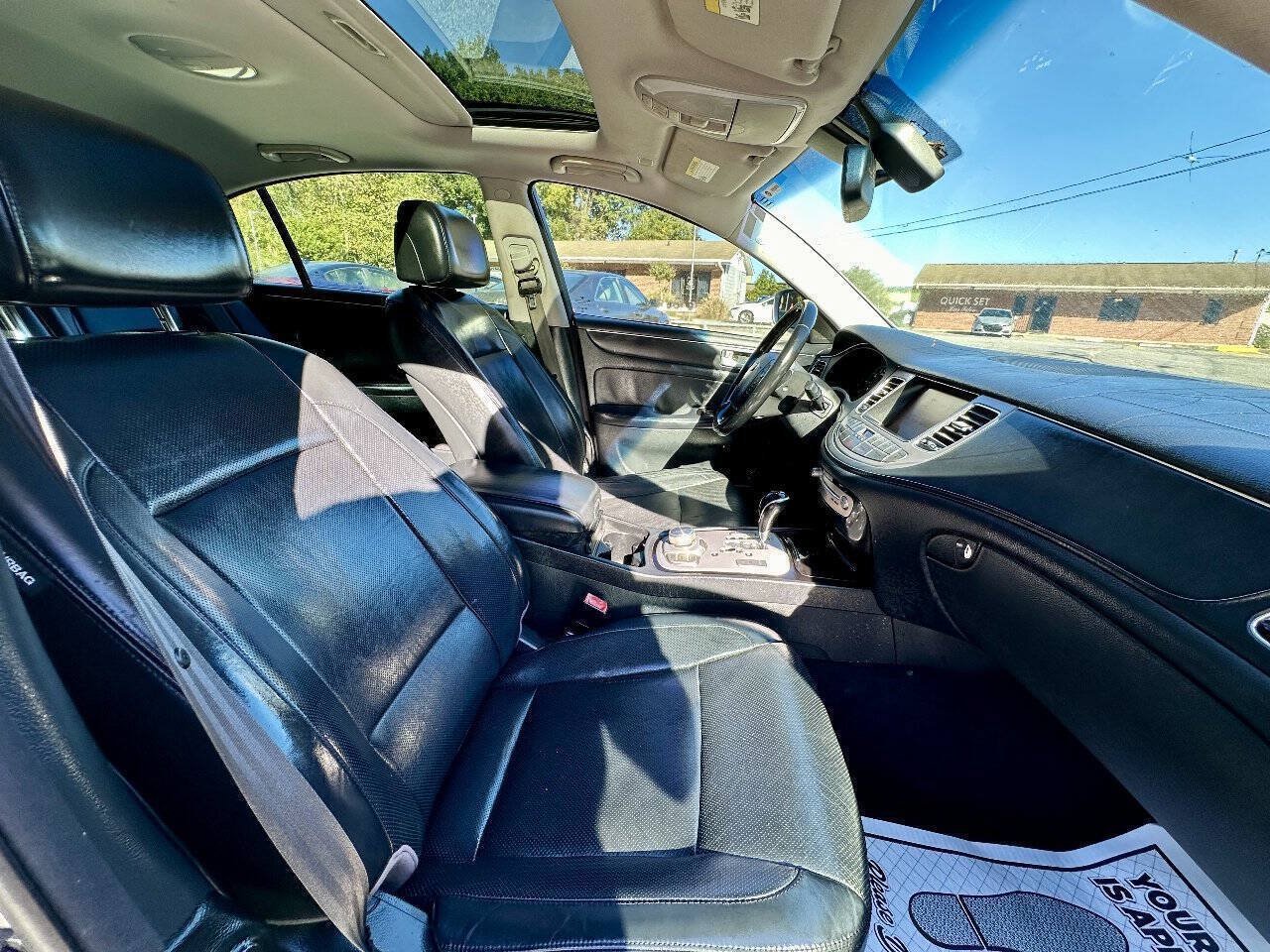 Used 2012 Hyundai Genesis 5.0 R-Spec RWD image 18