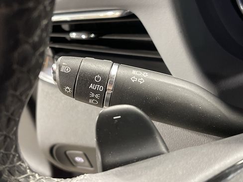 Used 2023 Buick Enclave Essence image 20