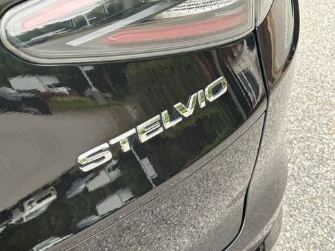 Used 2024 Alfa Romeo Stelvio Veloce AWD/4WD image 16